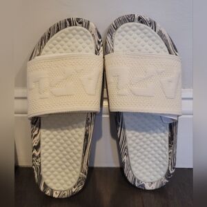 NIB APL Women's Big Logo Techloom Slide Size 7